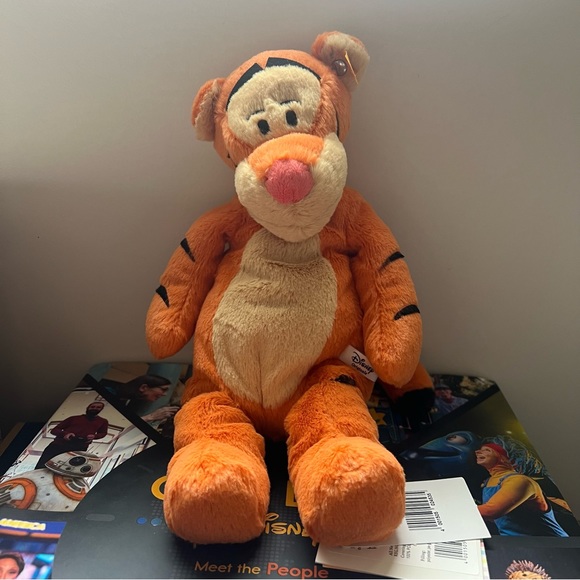 DISNEY STEIFF Tigger Plush Toy - Picture 1 of 6